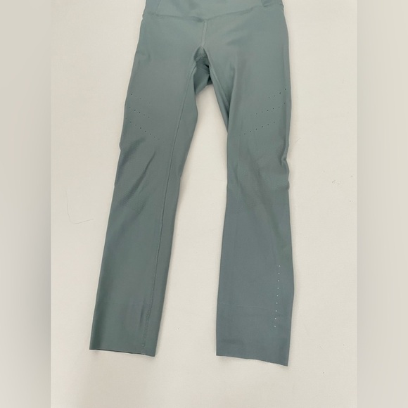 Lululemon Zoned In High Rise Crop 23" Blue Cast W6BD4S 6 gym - Picture 6 of 8